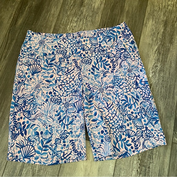 Lilly Pulitzer Reid 9” shorts - high tide 🐚 - Picture 4 of 11